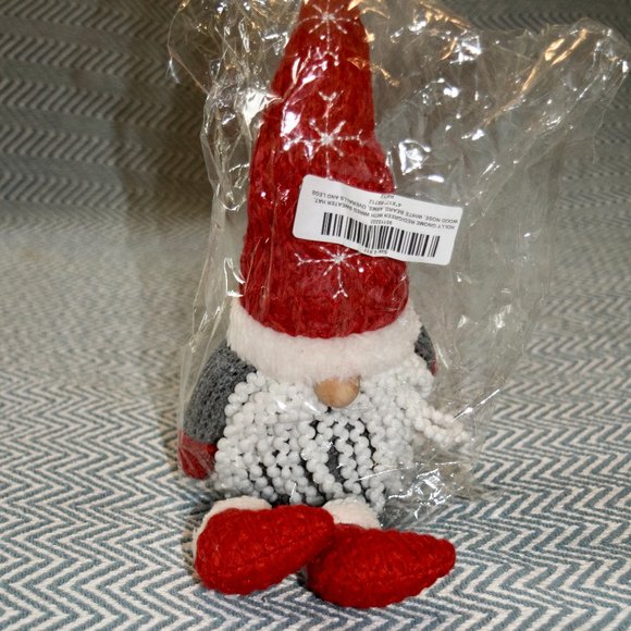 ZiaBella  Red & Gray Knit Raglan Gnome Décor NWT - Picture 2 of 2